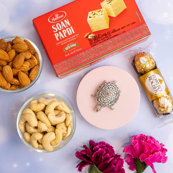 999 Silver Turtle with Gourmet Hamper