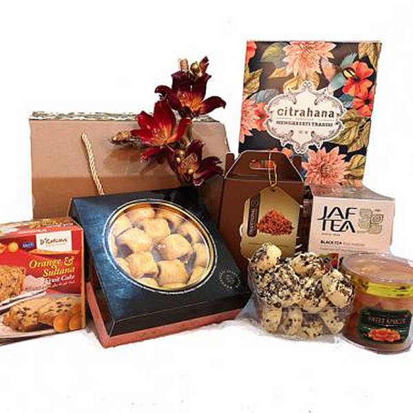 BAHDUR HAMPER - HALAL COOKIES, TEA AND DODOL