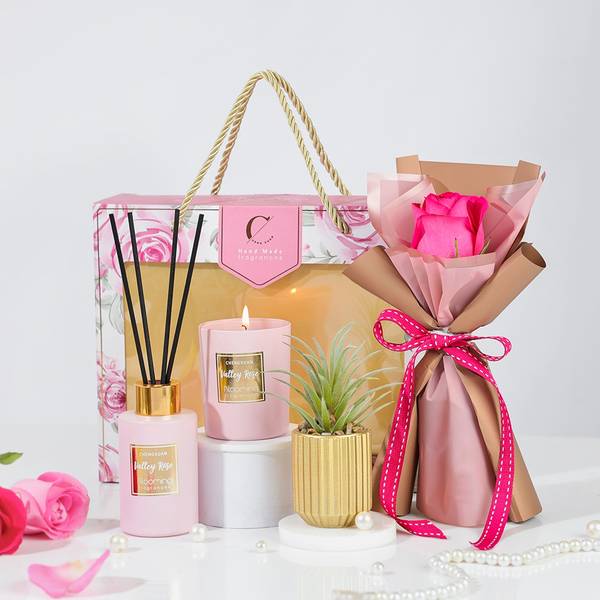 Blissful Aroma Gift Hamper - Roses, Polaroid & Diffuser Set