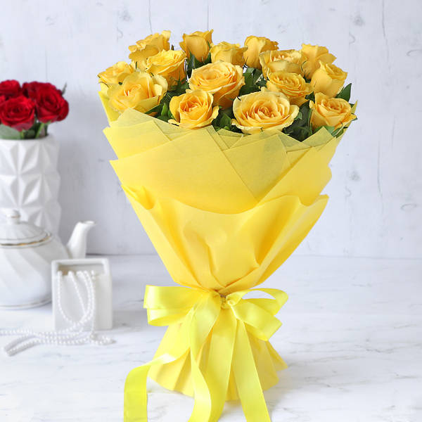 Bouquet of 15 Yellow Roses