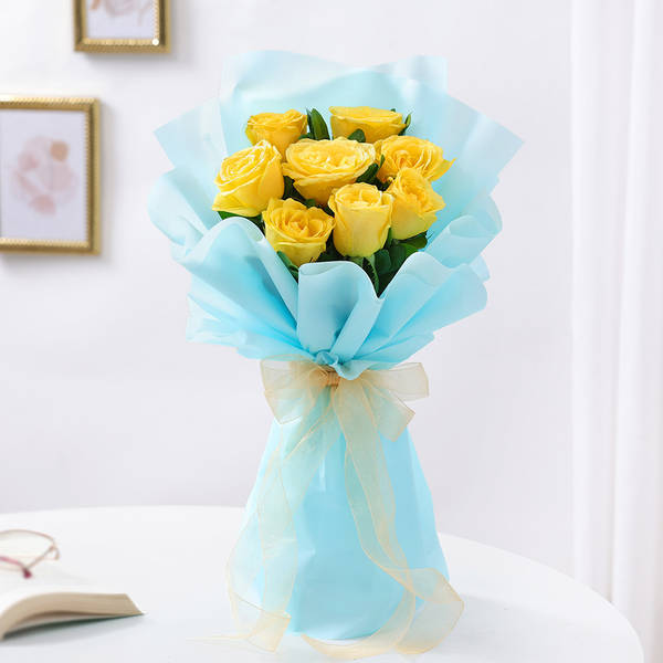 Bouquet of 8 Yellow Roses