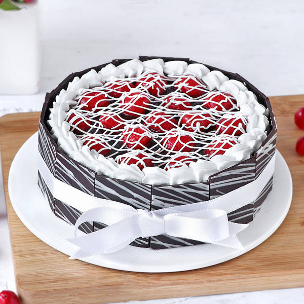 Cherry Filled Chocolate Cake (1 Kg)