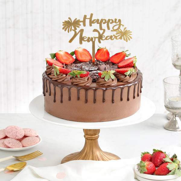 Choco And Berries New Year Cake (1 Kg)