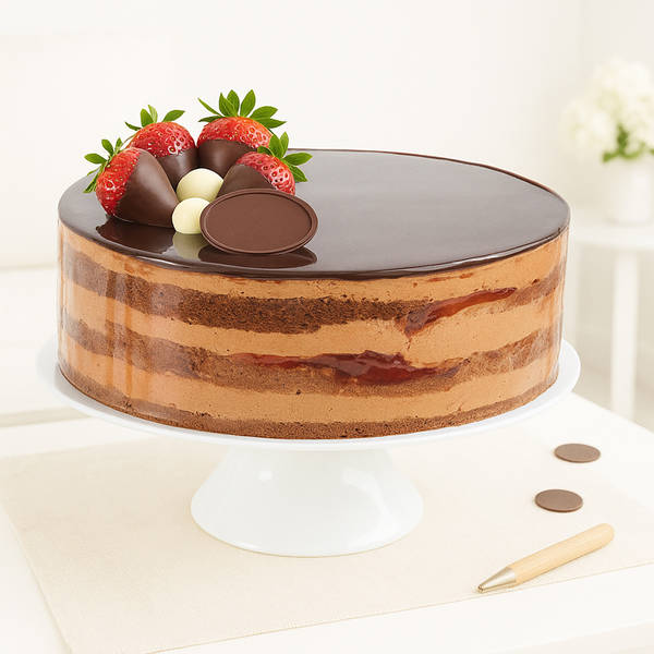 Chocolate Strawberry Cake