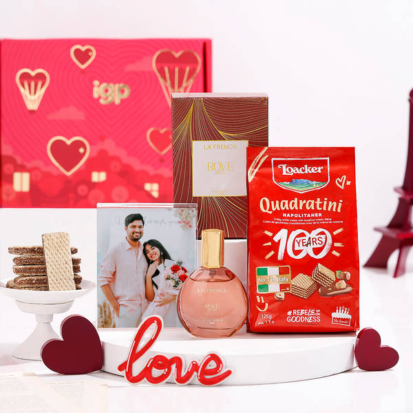 Delightful Love Personalized Gift Hamper