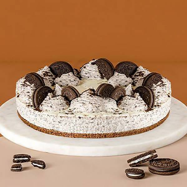 Eggless Cookies and Cream Cake