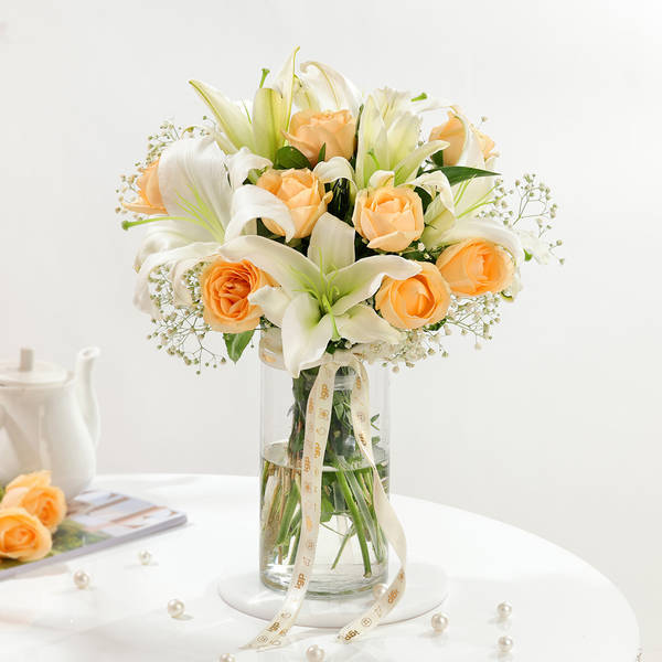 Elegant Peach Rose Vase Arrangement