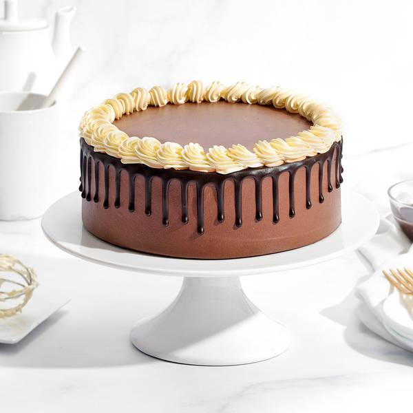Euphoric Butter Cream Chocolate Drip Cake