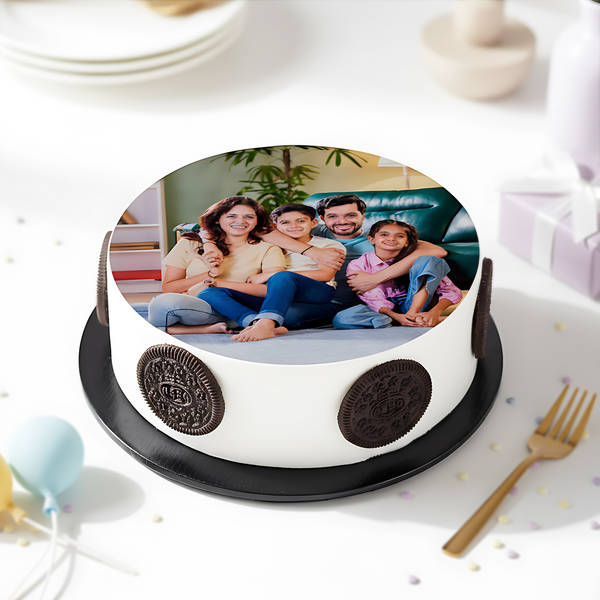 Family Love Photo Cake (Half Kg)