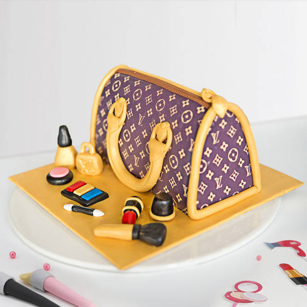 Fashionista's Delight Fondant Cake (1.5 Kg)