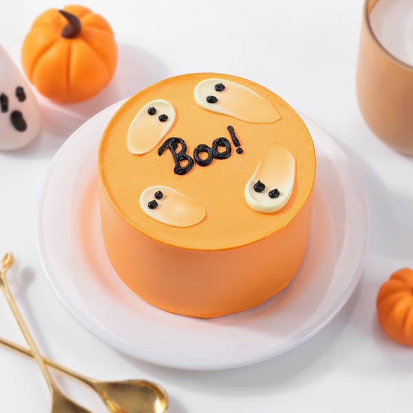 Hauntingly Delicious Cream Cake