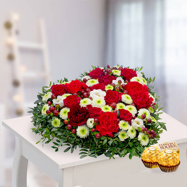 Heart arrangement Merry Christmas with 2 Ferrero Rocher