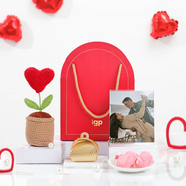 Heartfelt Memory Personalized Hamper