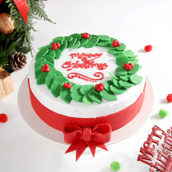 Holly Leaves Semi Fondant Cake (1kg)