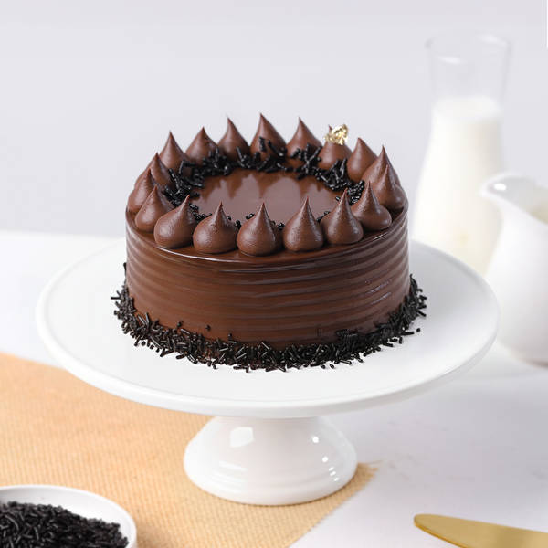 Indulgent Chocolate Ganache Cake
