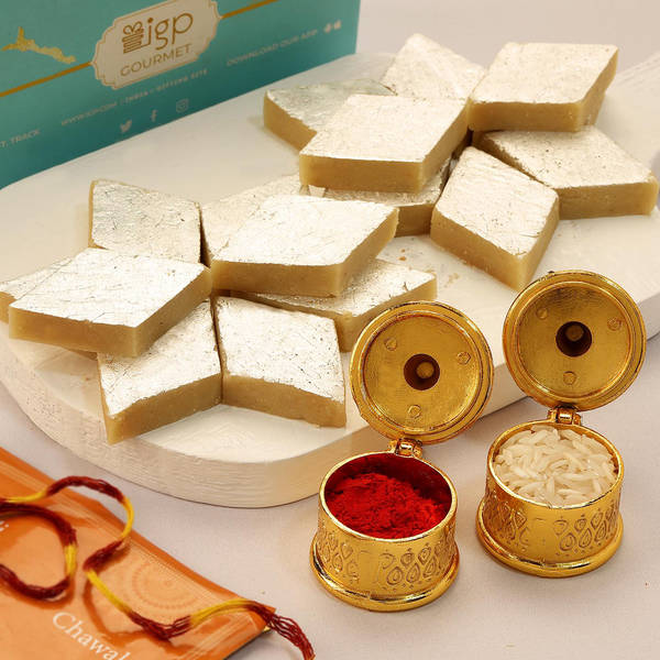 Kaju Katli With Holi Tikka Gift Set