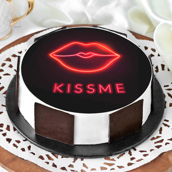 Kiss Me Cake