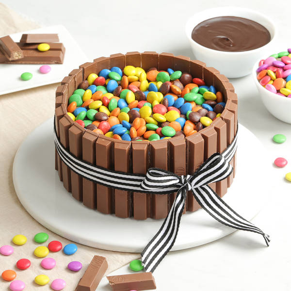 Kitkat And M&M Cream Cake (500 gm)