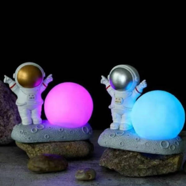 Lamp - Astronaut With Moon - Single Piece