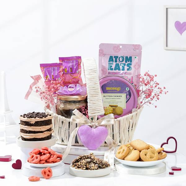 Lavender Sweetheart Basket Hamper