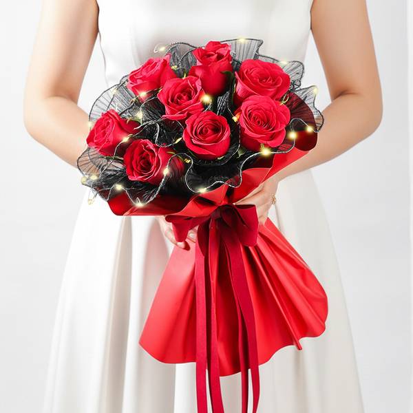 LED Light Bouquet with 8 Red Roses