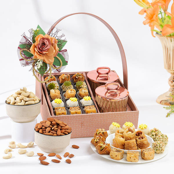 Luxe Baklava And Dry Fruits Gift Box