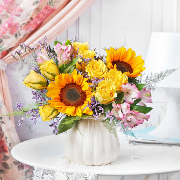 Luxe Floral Fountain in Vase