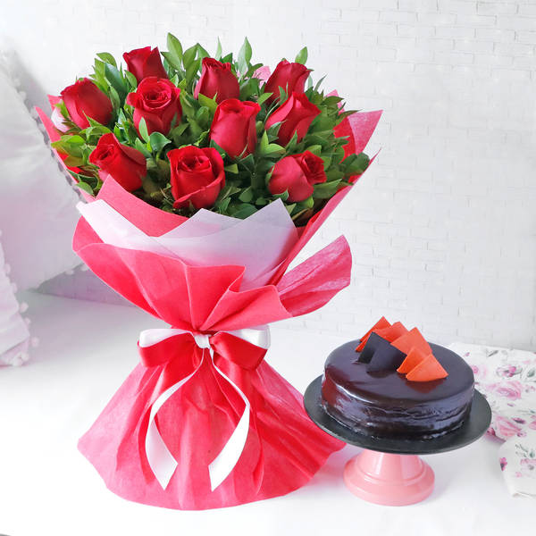 Mesmerising Red Roses Bouquet with Chocolate Cake