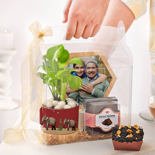 Nature's Warmth Personalized Father's Day Hamper