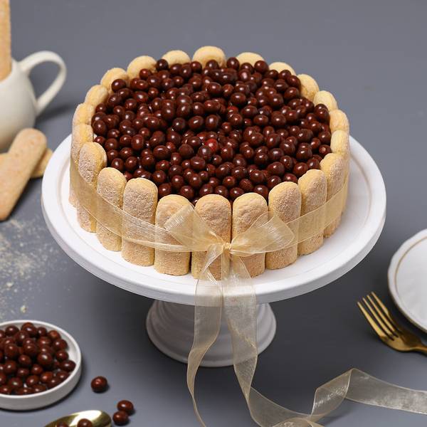 Nutella Indulgence Cream Cake (1 Kg)