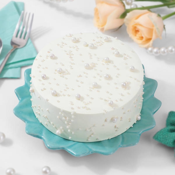 Pearl Bliss White Cake (Half kg)