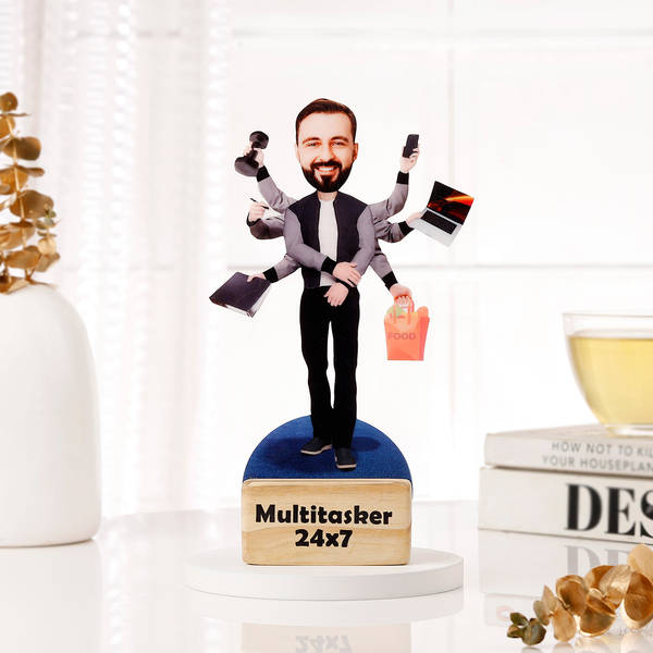 Personalized Multitasker Caricature