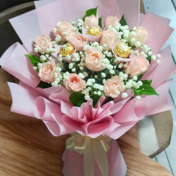 Pink Roses & Ferrero Rocher Bouquet