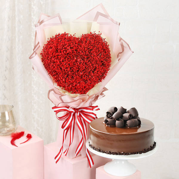 Red Baby's Breath And Choco Fudge Cake For Valentine's Day