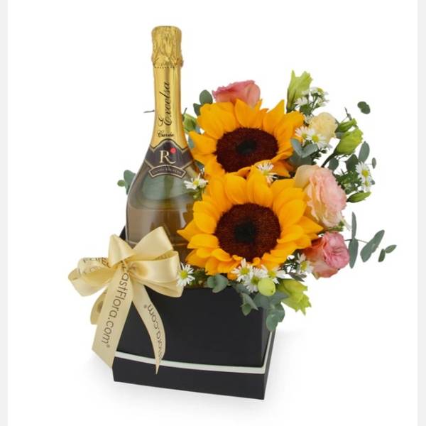 Riondo Moscato Wine x Flowers Gift Set