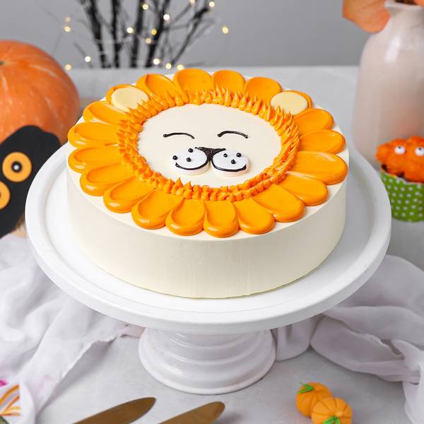 Roaringly Cute Lion Halloween Cake