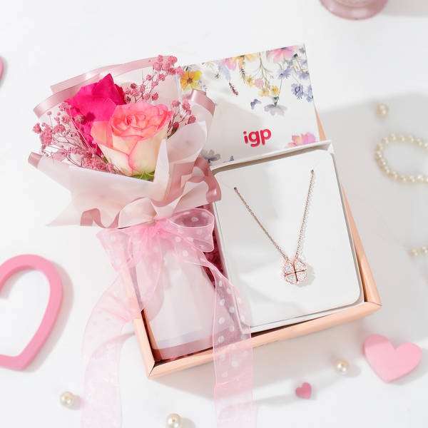 Rose Gold Heart Necklace with Fresh Roses
