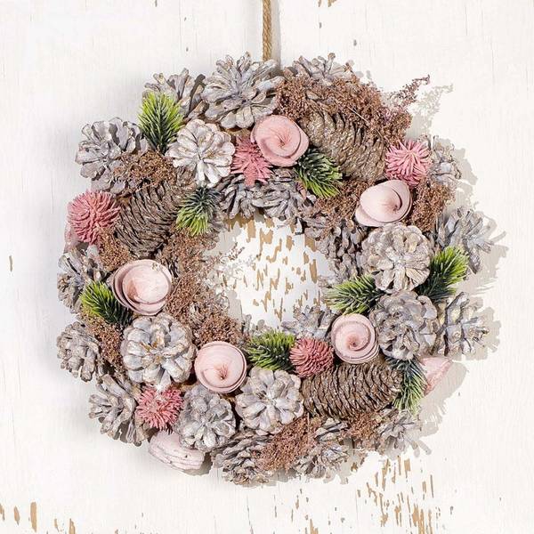 Roselight Pearl Christmas Wreath