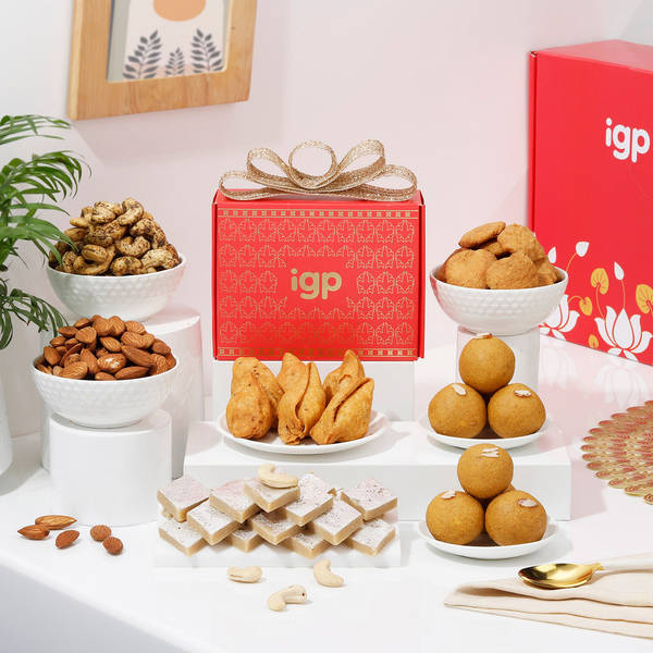 Savoury And Sweet Diwali Treats Gift Hamper