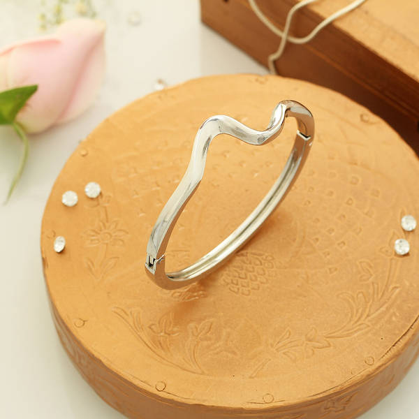 Silver Plated Modern Design Bracelet