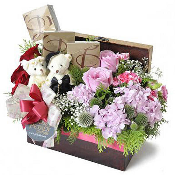 SWEET TRUFFLES - BELGIAN CHOCOLATES WITH PLUSHIE & ROSES