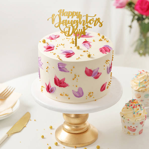 Tempting Floral Cake For Daughters Day (2 Kg)