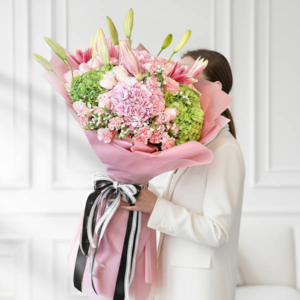 The Floral Queen Hand-tied Bouquet