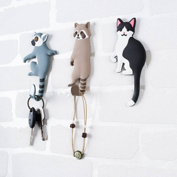 Traceless - Animal Hook - Assorted - Set Of 2