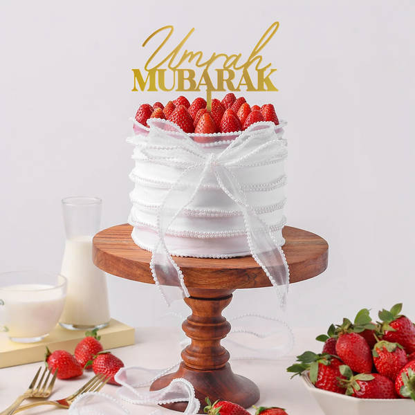 Umrah Mubarak Strawberry Celebration Cake (500 g)