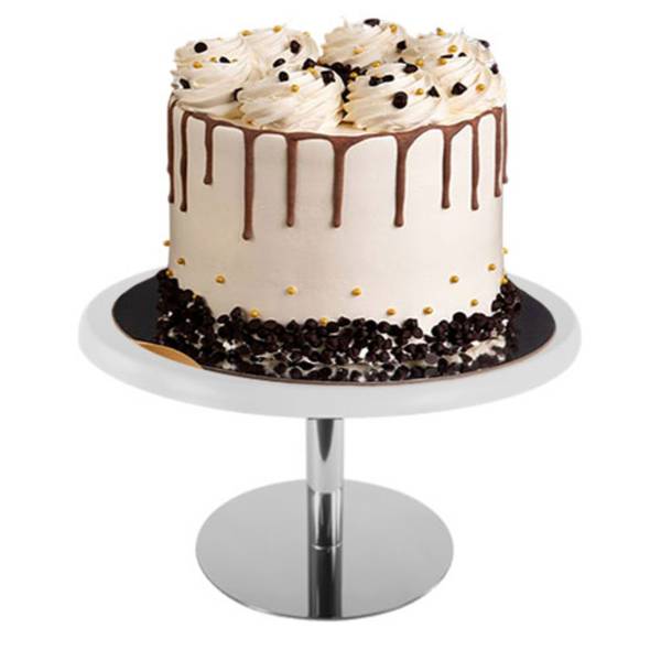 White Chocolate Cake For Valentine's Day