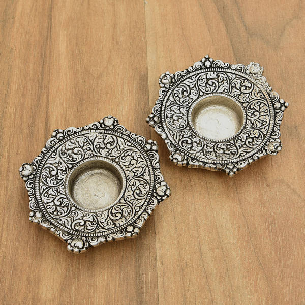 White Metal T Light Holder Set