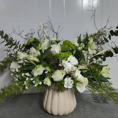Springery Hermes Flowers Hamper: Gift/Send Qfilters Gifts Online JVS1284968 |IGP.com